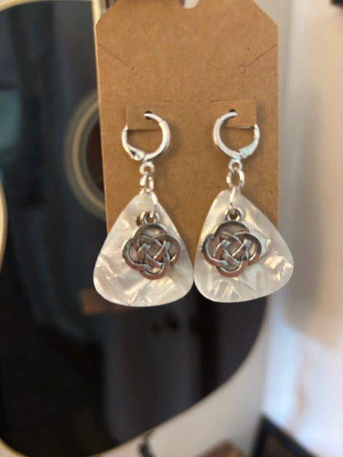 Pick Earrings - Pearl white and Celtic Knot